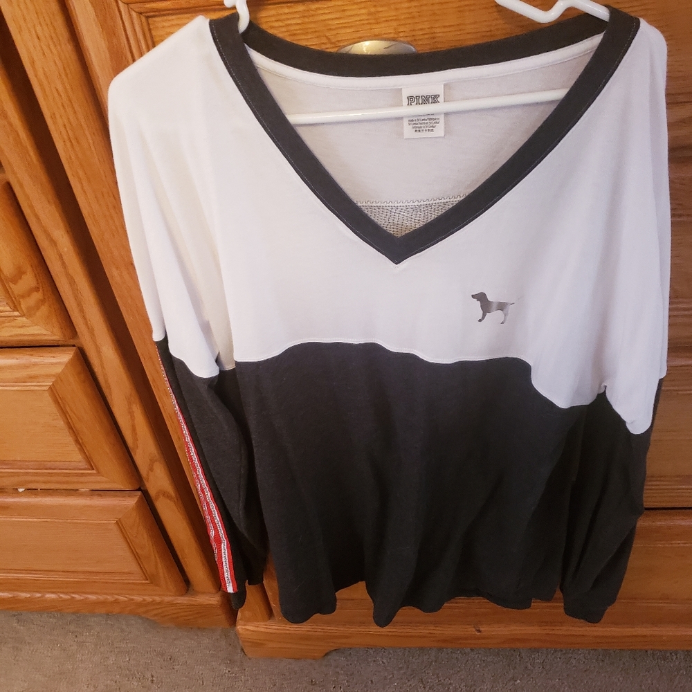 V neck long sleeve tshirt
